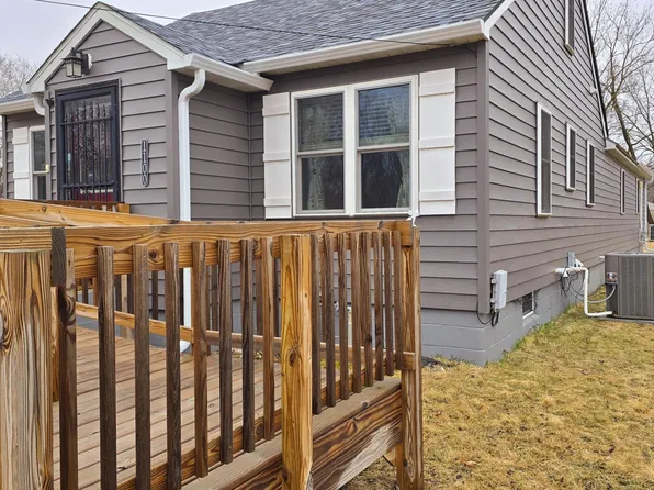 1100 16th Ave NE, Austin, MN 55912