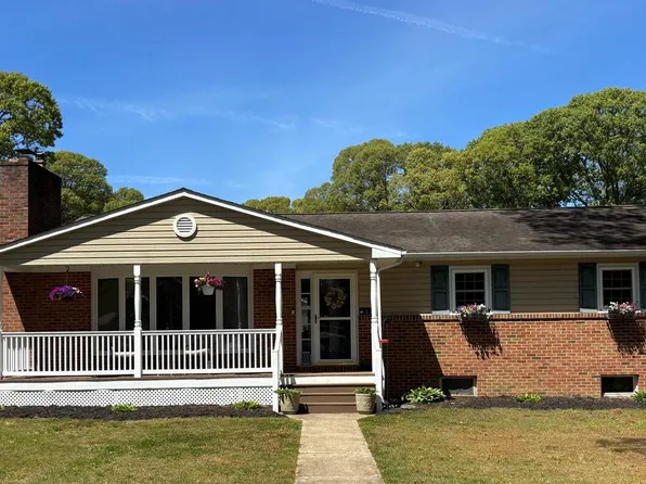4 Gray Dr, Pasadena, MD 21122