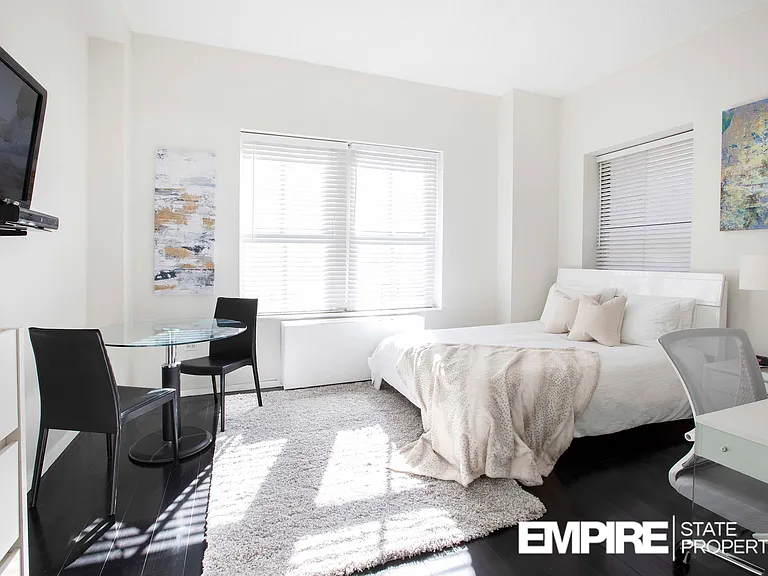 150 W 51st St #2032 — Photo 1
