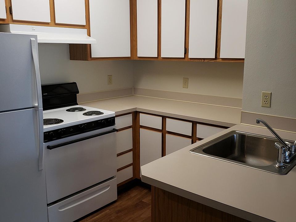 1st image of 3900 Madrona Dr SE #101