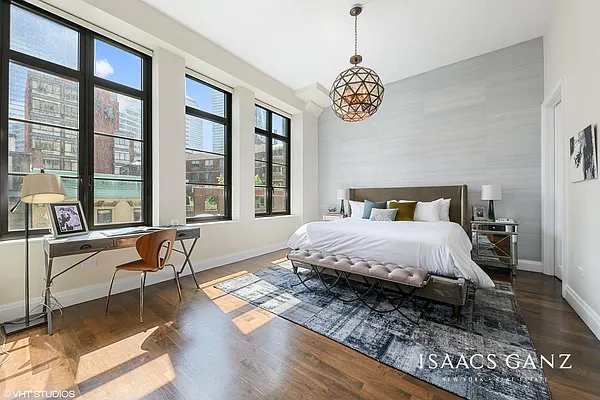 Sold by Isaacs Ganz Real Estate | media 5