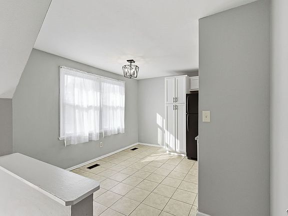 3rd image of 8385 Shallowcreek Rd #A