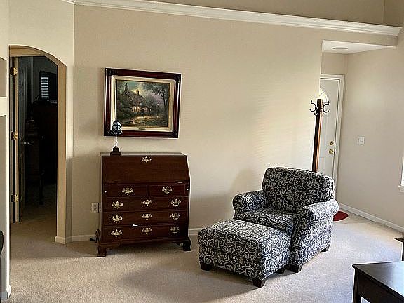 3rd image of 5475 Peachtree Ln