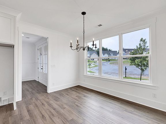 4th image of 3053 Spencer Way