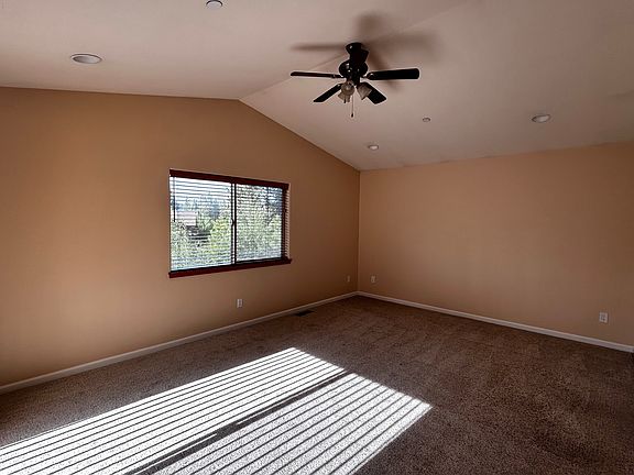 3rd image of 633 Zuni St