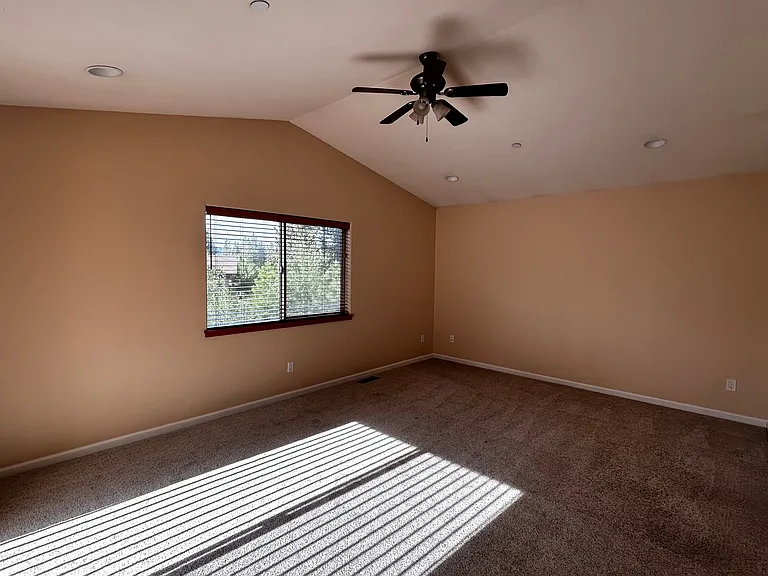 633 Zuni St — Photo 3