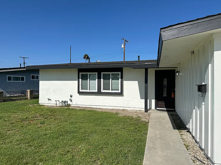 13702 Dawson St — Photo 2