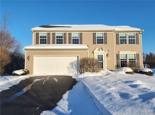 5839 Pinehurst Ct, Hamburg, NY 14085