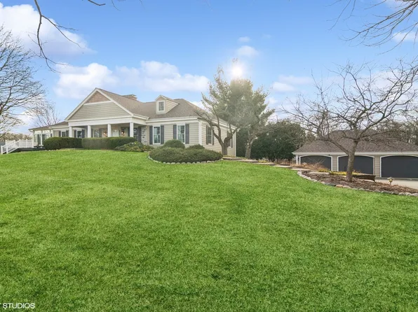 374 Ridge Rd, Barrington Hills, IL 60010