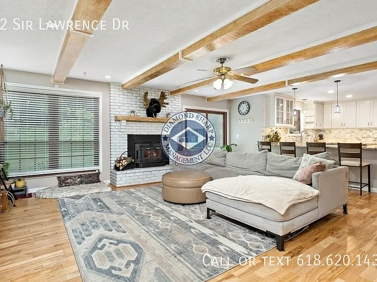 22 Sir Lawrence Dr — Photo 5