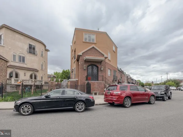 3135 S Uber St, Philadelphia, PA 19145