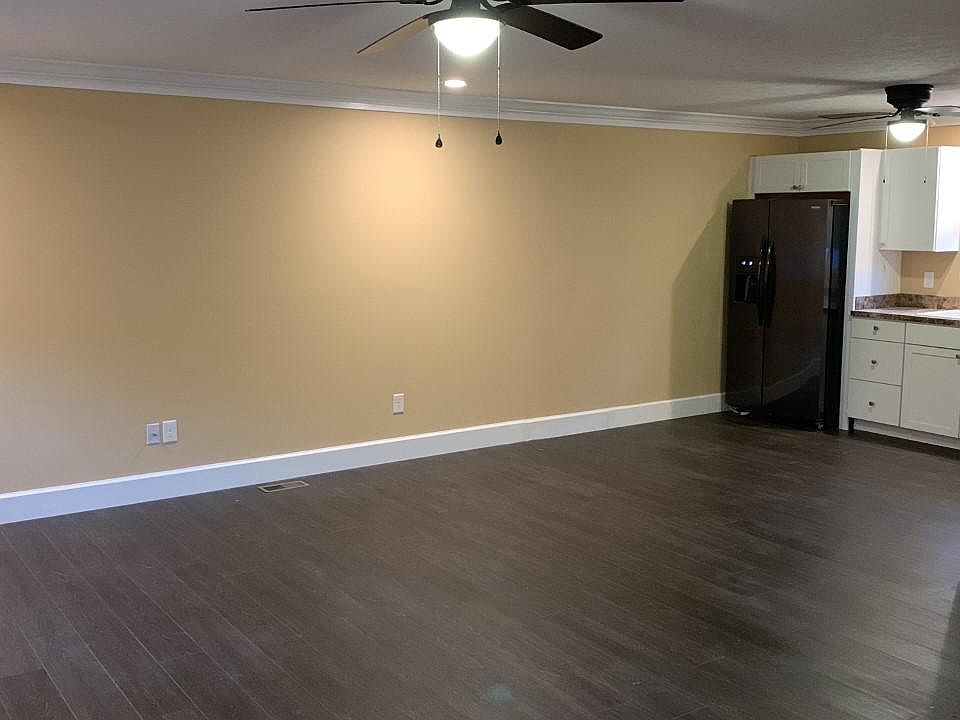 2nd image of 165 Sundown Ln