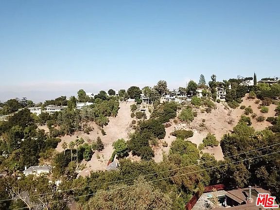 3rd image of 3741 N Avenida Del Sol