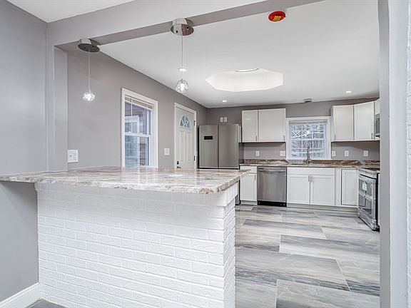 5th image of 1020 Richardson Rd