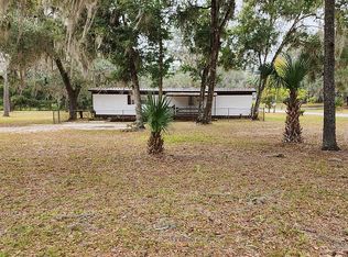651 3rd Ave, Welaka, FL 32193