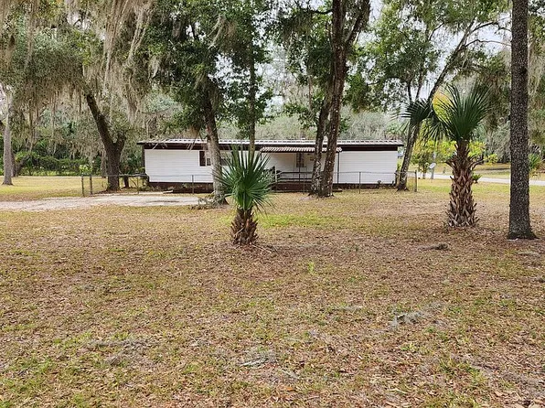 651 3rd Ave, Welaka, FL 32193