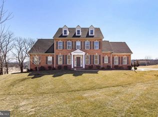 16070 Flagstone Ct, Round Hill, VA 20141