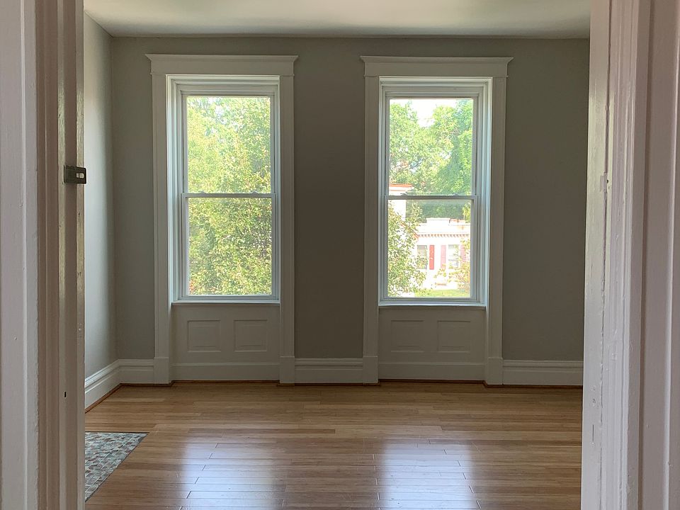 1st image of 3820 Fairview Ave #2F