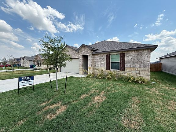 2nd image of 1305 Lindsey Dr