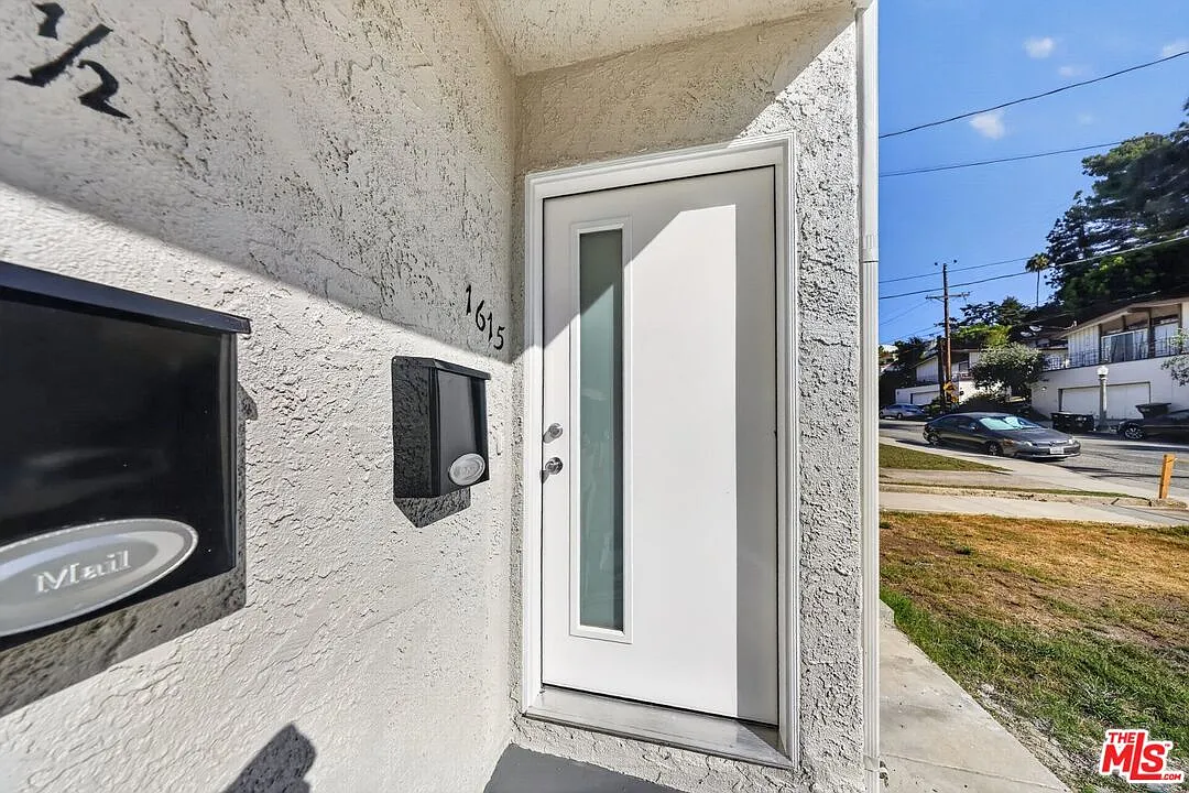 2 bed, 2.0 bath, 1007 sqft, $3,850 — Photo 4