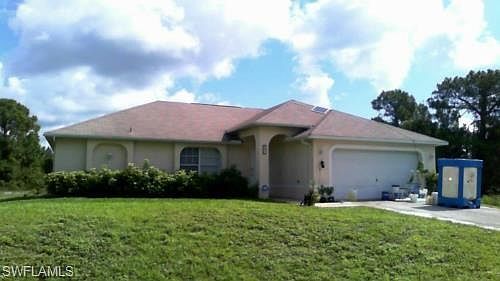 2nd image of 831 Chezy St E