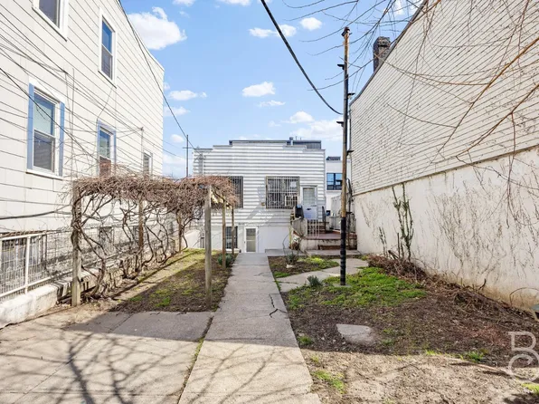 36-13 Tenth Street image 9 of 10