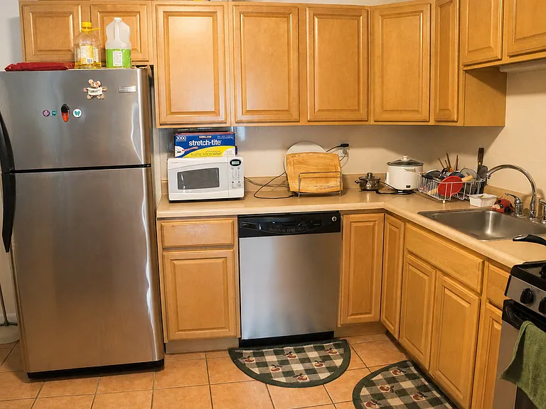 180 Mountain Ave #23 — Photo 3