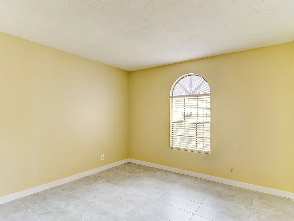 2980 Juniper Hills Blvd #201