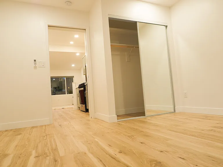 1110 Goodyear St — Photo 15