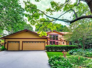 786 E Gartner Rd, Naperville, IL 60540