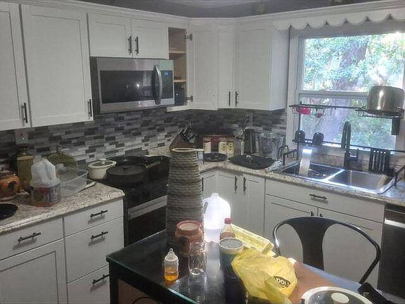 3rd image of 1200 Greenway Dr