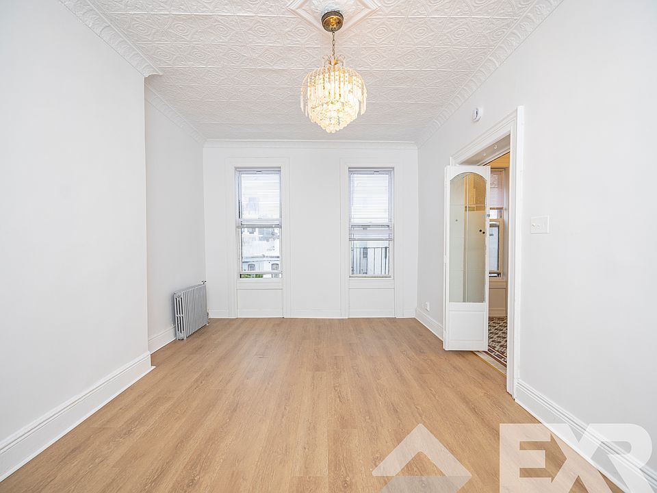 1st image of 413 Stanhope St Floor 3