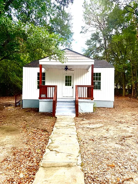 13 Kingsgate Dr