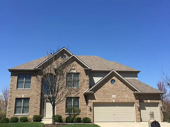 943 McCormick Ln, West Chicago, IL 60185