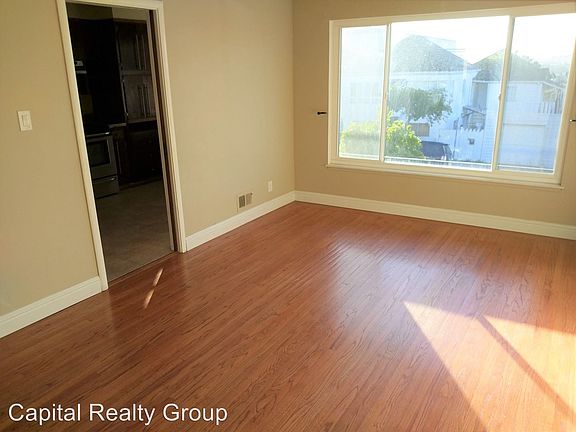 3rd image of 605 Olive Ave