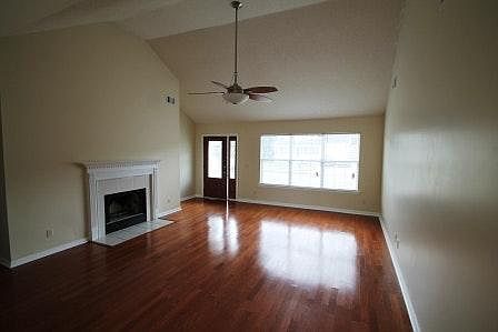 2nd image of 18 Leeward Dr