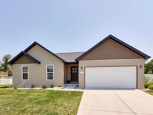 270 Village Circle Dr, Winfield, MO 63389