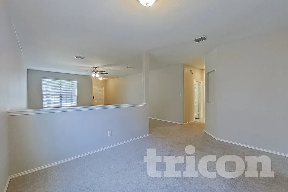 5856 Mount Plymouth Point Fort Worth TX — Photo 4