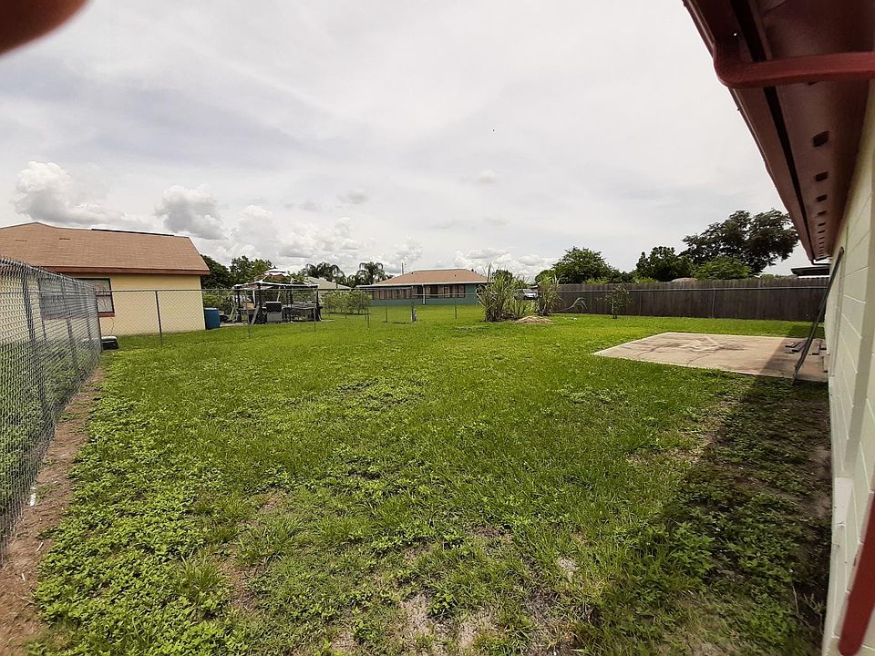 2nd image of 519 Royal Palm Dr
