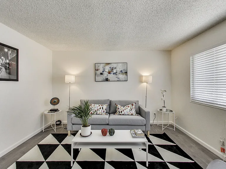 Magnolia Terrace — Photo 12