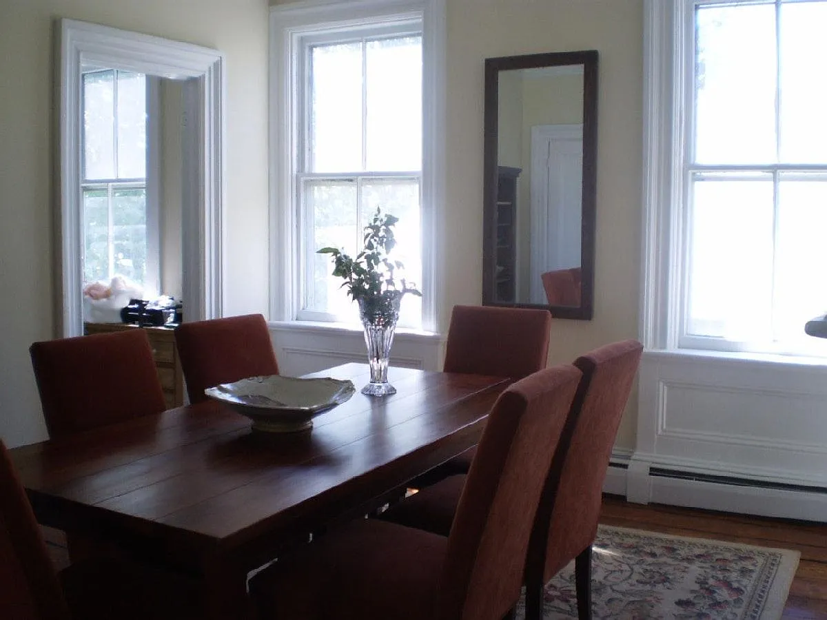 82 Thames Street — Photo 2