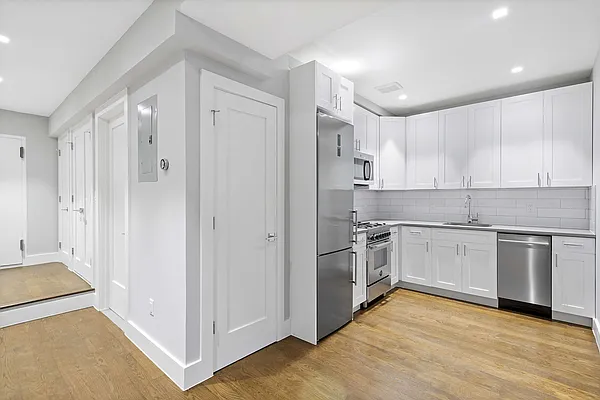 Rented by Cooper & Cooper Real Estate | media 10