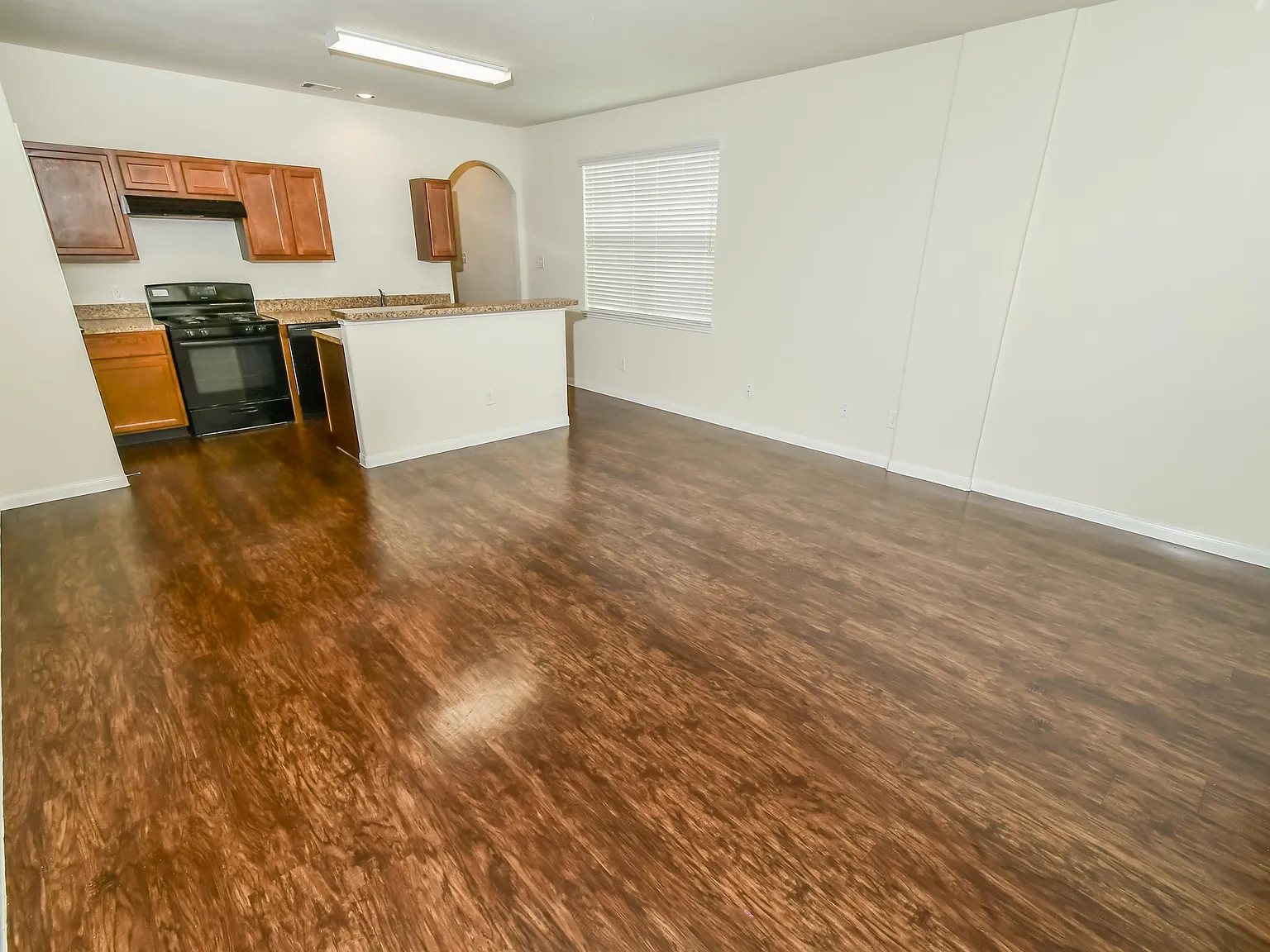 Plantation Lakes Duplexes — Photo 2