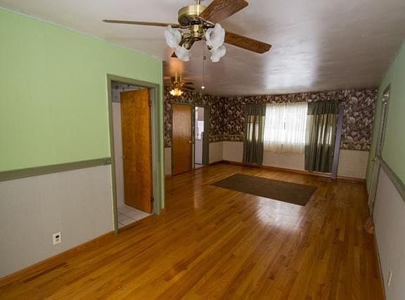 3rd image of 19734 Hildebrand St