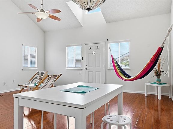 5th image of 835 Little Bay Ave APT E