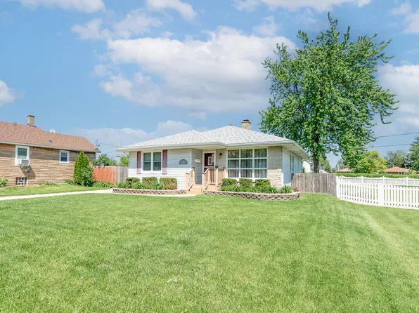 1706 Highland Ave, Crest Hill, IL 60403