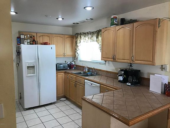 3rd image of 2734 E Landen St
