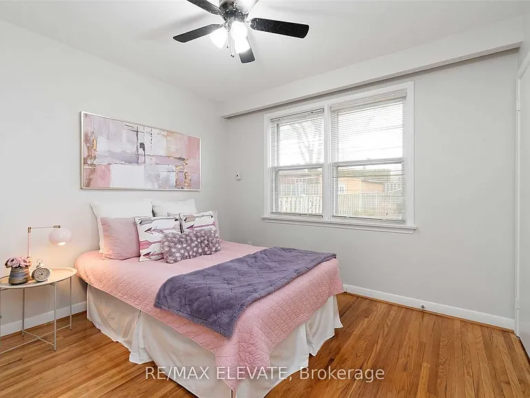 56 Amberdale Dr — Photo 15