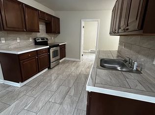 72 Burton St FLOOR 2, Waterbury, CT 06704