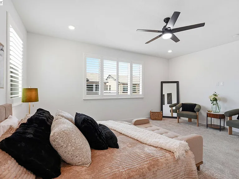 1550 Plumas Dr — Photo 49